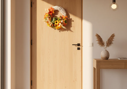 Coroniță Handmade „Autumn Forest Tale” – Aranjament cu Dovleci, Ciuperci și Spice pe Bază de Răchită Albă
