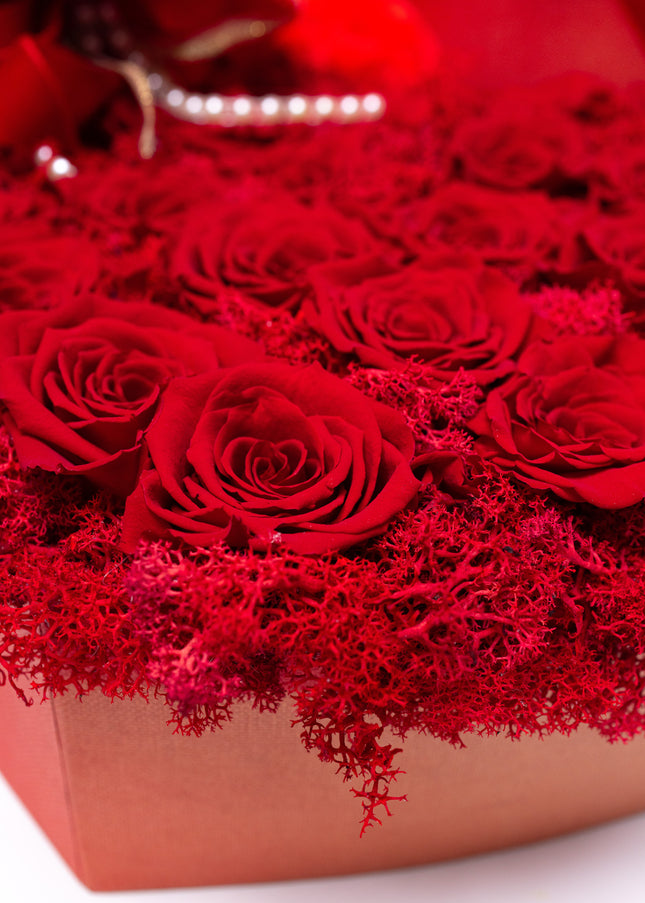 Aranjament Inimă Lux 27 Trandafiri Criogenați Roșii & Ursulet